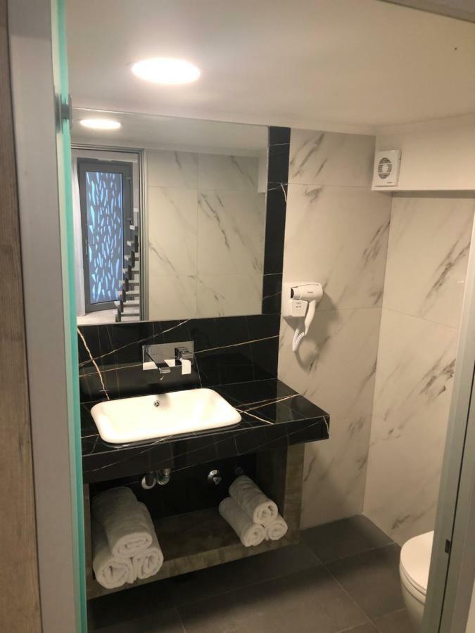 شقة Mr & Mrs K Lofts بوتوس المظهر الخارجي الصورة